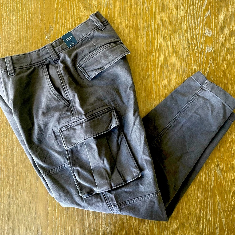Abercrombie men’s, gray cargo/utility pant.  New with tags 28x30.